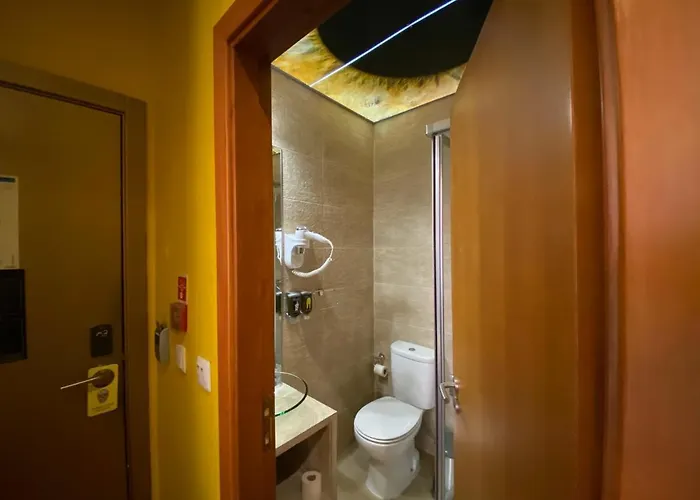 Apartment Arty In The Heart Of , Baixa Chiado